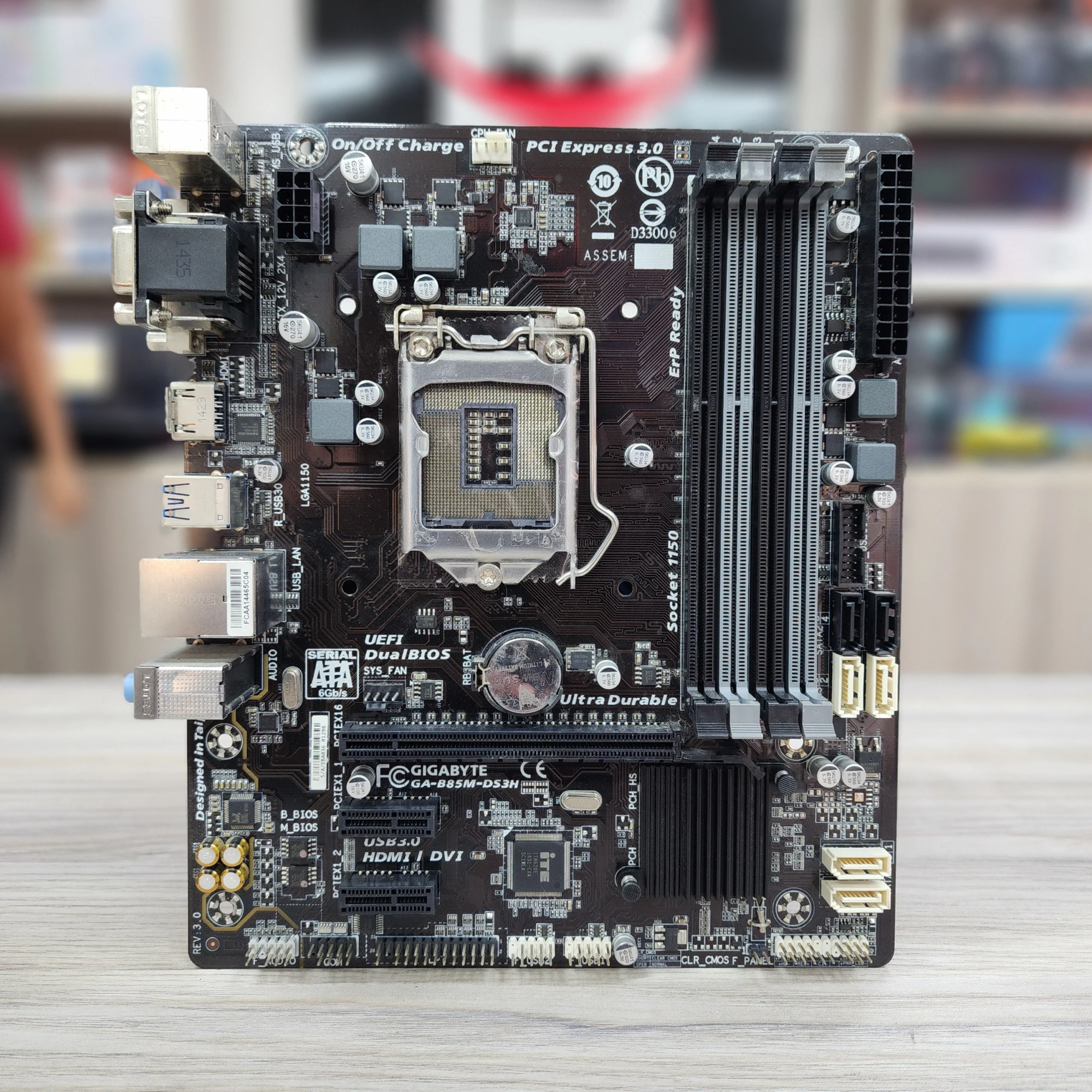 GIGABYTE-B85M-4RAM-SLOT